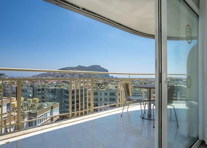 Apartahotel Kleopatra Carmen *