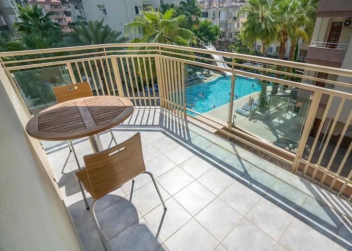 Kleopatra Carmen ألانيا