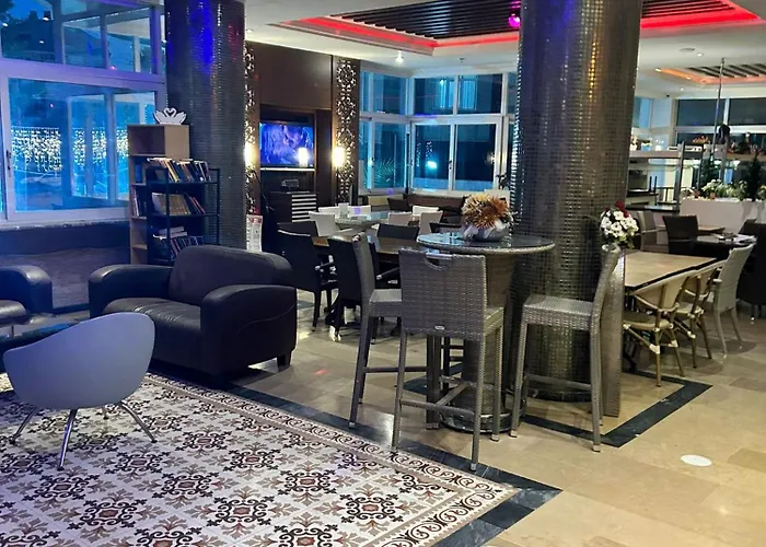 Kleopatra Carmen 公寓式酒店 *